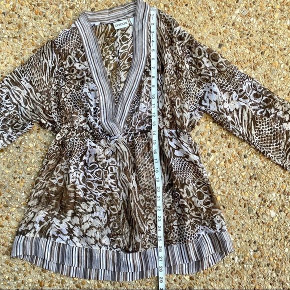 Chico’s Silk Sheer Leopard Cheetah V-neck Top 1 - Picture 4 of 7